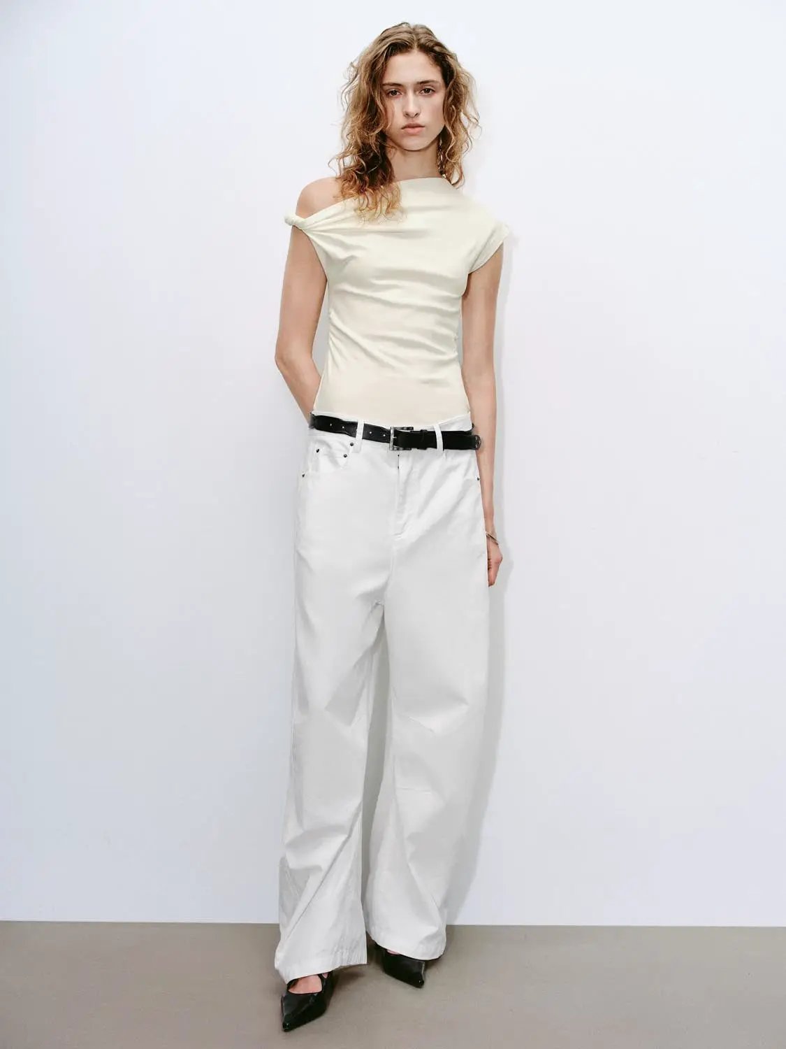One Shoulder Ruched Cotton Blend T Shirt - Image 21