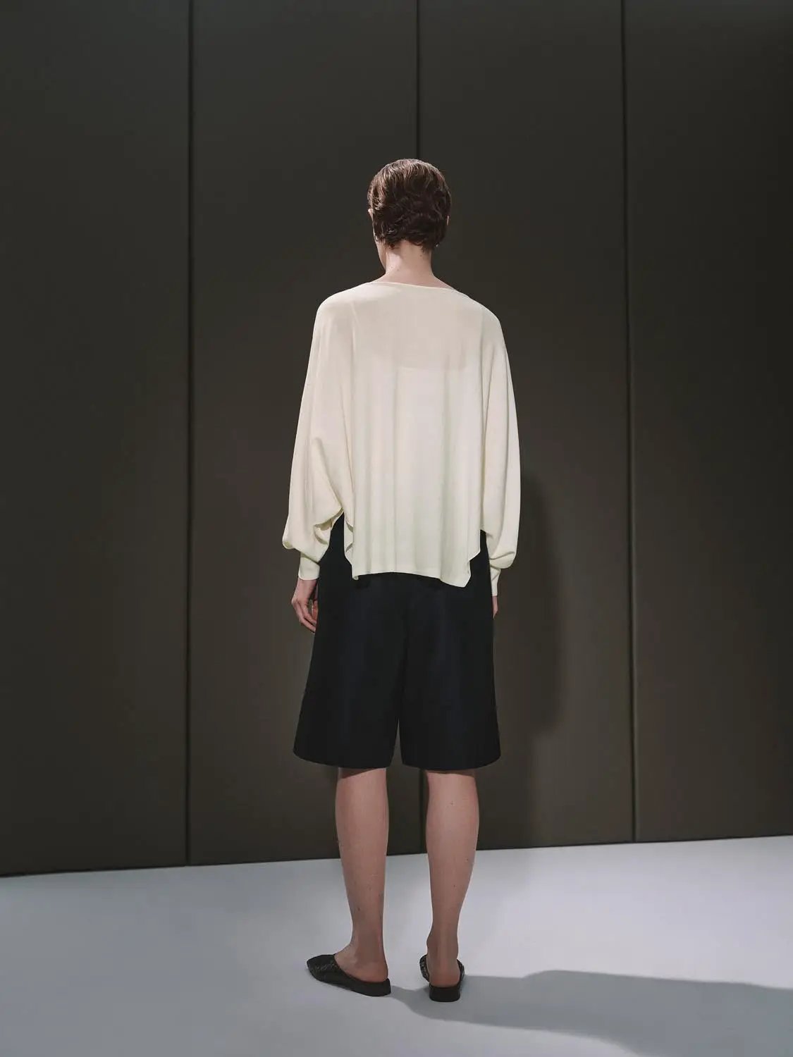 Wool Blend Drawstring Wide Leg Tailored Shorts - Image 4