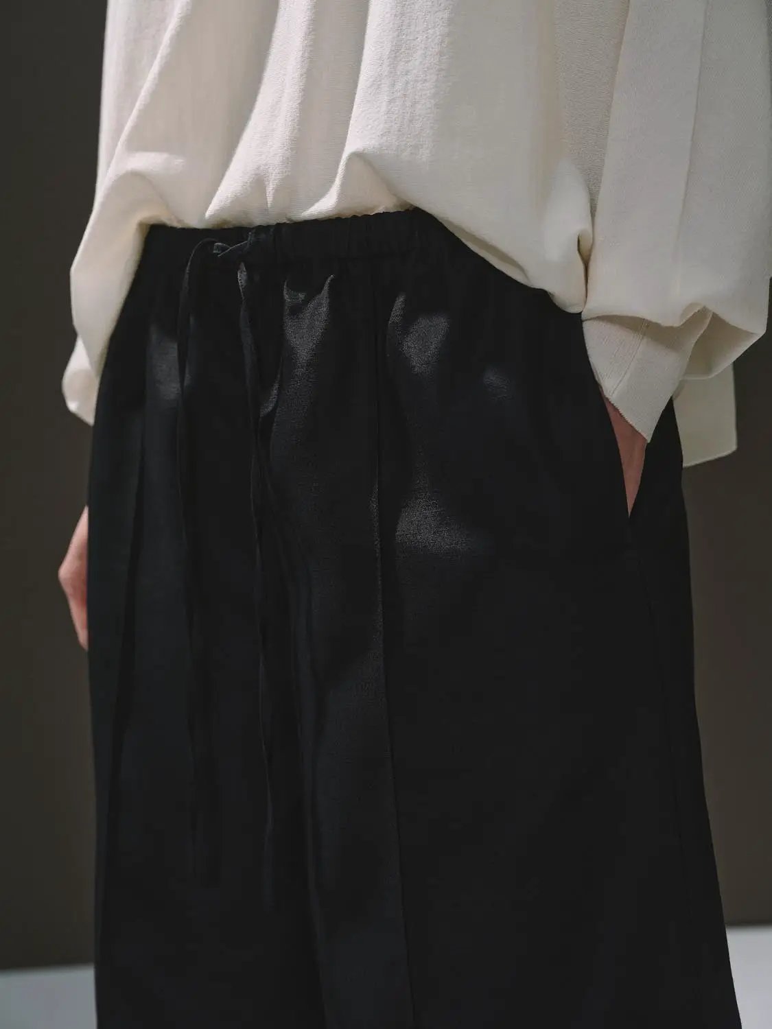 Wool Blend Drawstring Wide Leg Tailored Shorts - Image 5