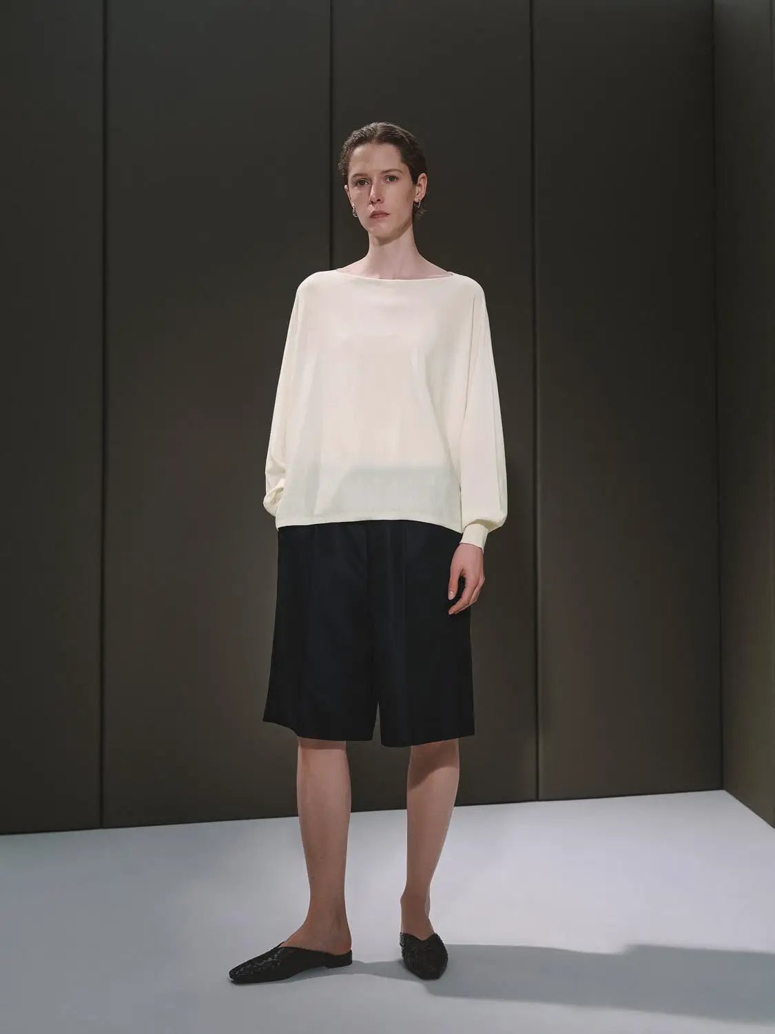 Wool Blend Drawstring Wide Leg Tailored Shorts - Image 6
