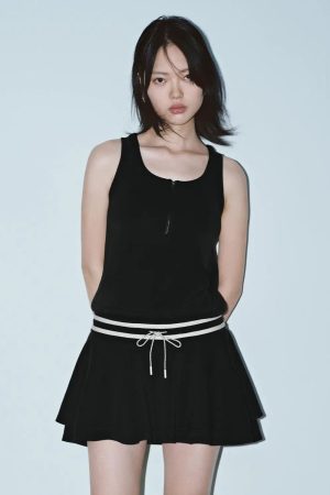 Black Zip Front Sleeveless Top With Stretch Fabric Tank Top
